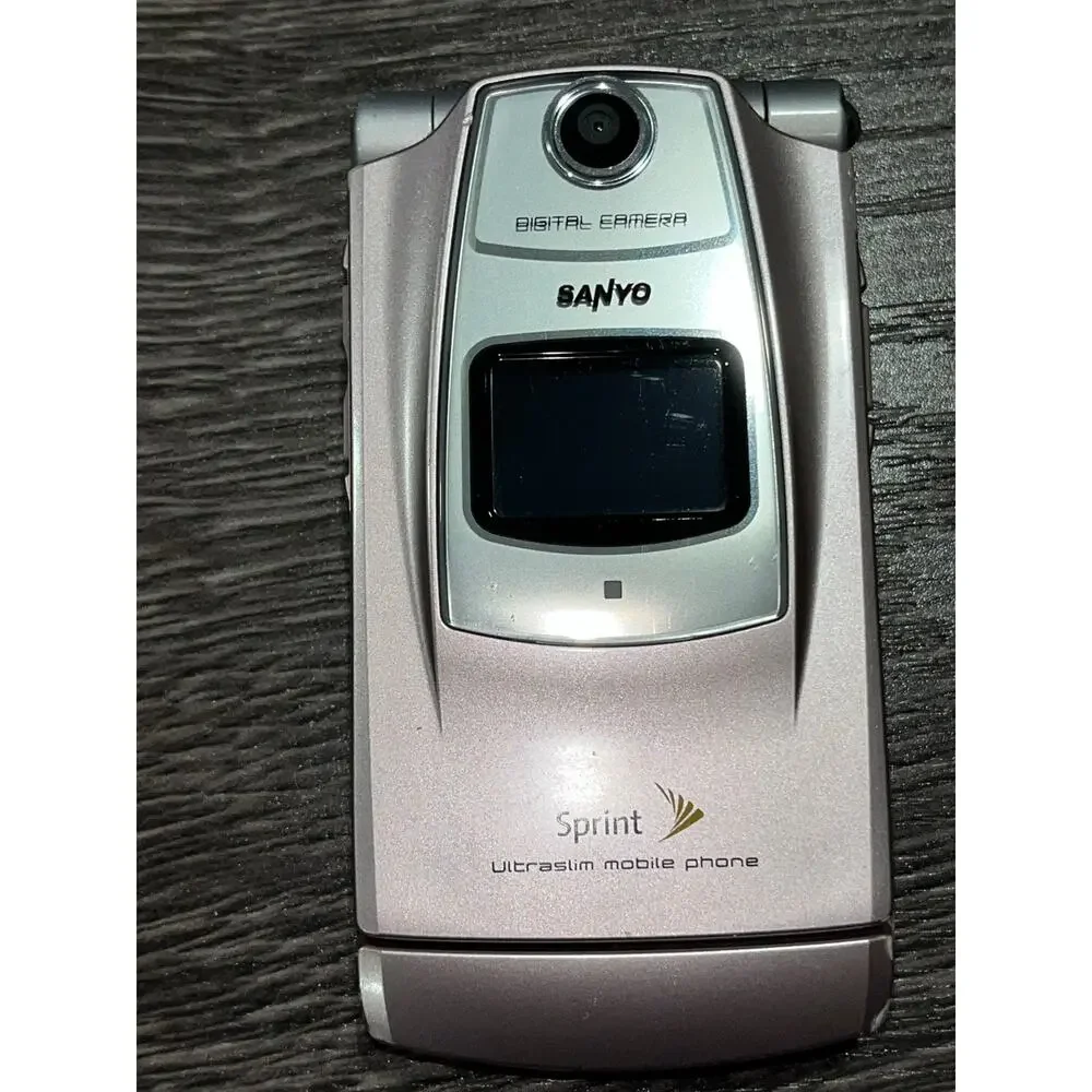 Sanyo Katana ultra-thin flip phone originally released in 2006 for Sprint (4)